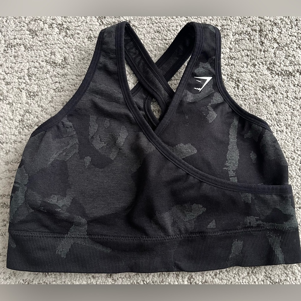 Gymshark sports bra. Sz Medium. Black & Gray camo block pattern.